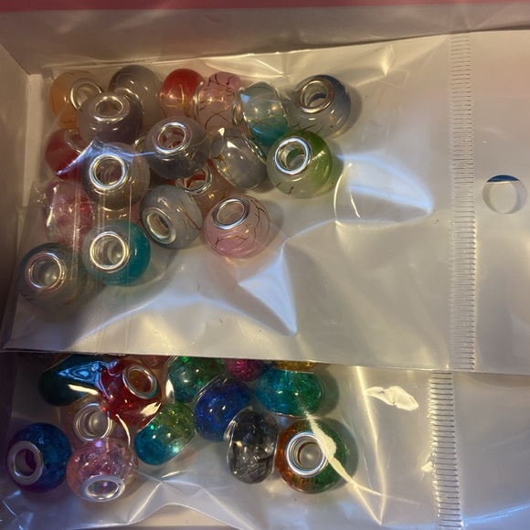 BEADS AND BEADING SUPPLIES- huge assortment! - Picture 9 of 12